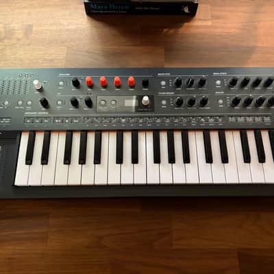 Arturia MiniFreak 37-Key 6-Voice Polyphonic Hybrid Synthesizer 2022 - Present - Black