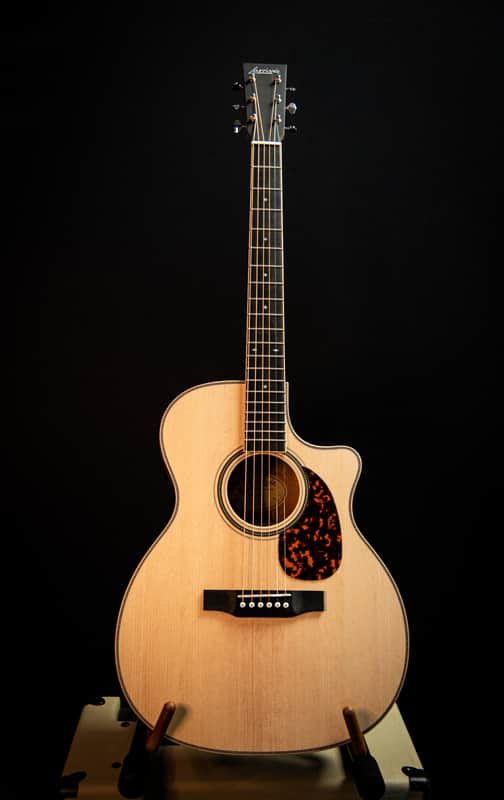 Larrivée OMV-40 with Mahogany, Sitka Spruce & L.R. Baggs Stagepro Element Pickup image 1