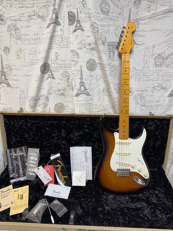 2016 Fender Artist Series Eric Johnson Stratocaster 2-Tone Sunburst Finish Includes All Case Candy & Blonde Case UNBELIEVABLE!