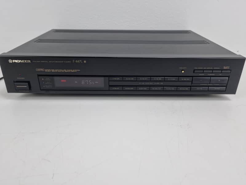 Pioneer F-447L - FM/AM Digital Synthesizer Tuner image 1