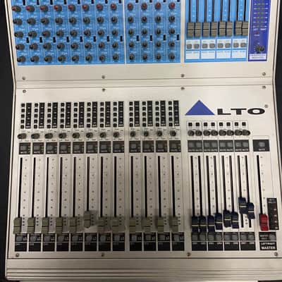 Alto Typhoon 1600 16-Channel Professional Analog Mixing Console + Flight Case – NOS image 2