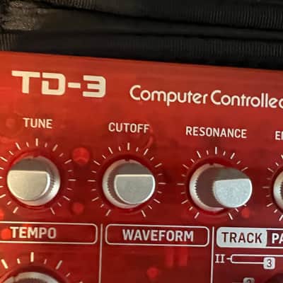 Behringer TD-3-RD Analog Bass Line Synthesizer Red w/ Power Supply & Case image 4