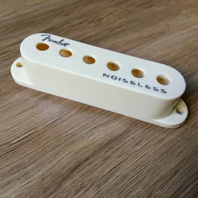 Fender Noiseless N4 Stratocaster aged-white pickup cover image 1