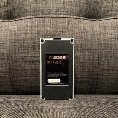 Boss TR-2 Tremolo (Silver Label) 1997 - Present - Green image 5