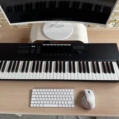 Native Instruments Komplete Kontrol S61 Mk2 - Black image 2