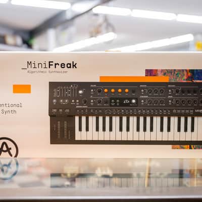 Arturia MiniFreak 37-Key 6-Voice Polyphonic Hybrid Synthesizer 2022 - Present - Black