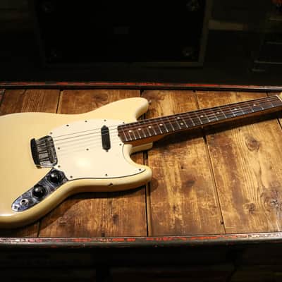 Fender Musicmaster with Rosewood Fretboard 1970 - 1979 - Olympic White image 1