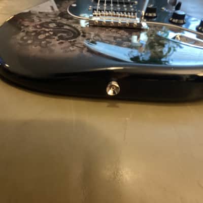 Fender FSR Black Paisley HSS Stratocaster 2012 - Black Paisley image 2