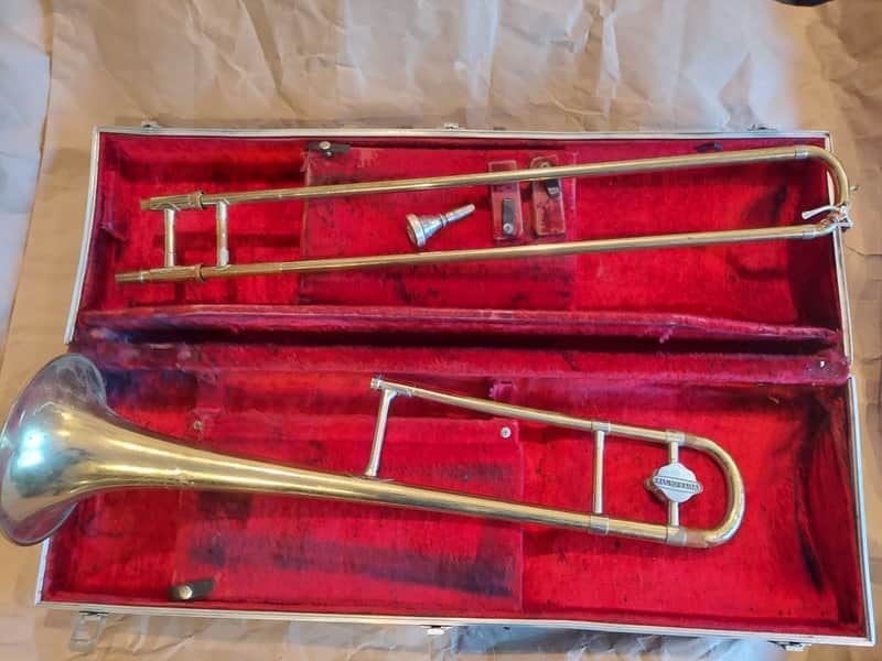 Holton Collegiate Trombone, USA, With case & mouthpiece image 1