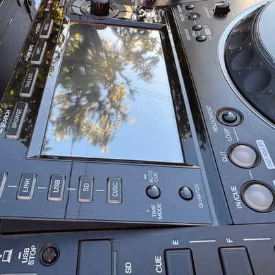 Pioneer CDJ-2000NXS2 Matching PAIR near perfect with Black Road Cases and Decksavers personal use only image 5