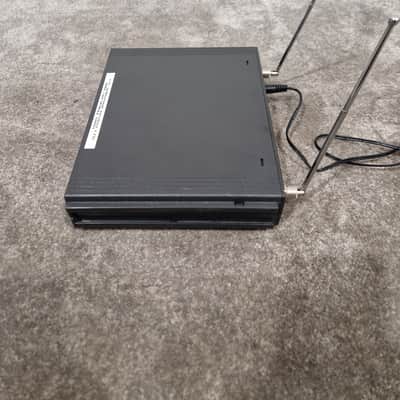 Sennheiser EM1031-V True Diversity Receiver - Professional Audio, True Diversity Technology - Excellent w/ Power Supply & Hard Case & Sennheiser Mic Transmitter image 9