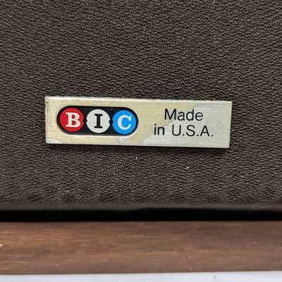 Pair of BIC Venturi Model 22 Vintage 3-Way Speakers - Woodgrain image 4