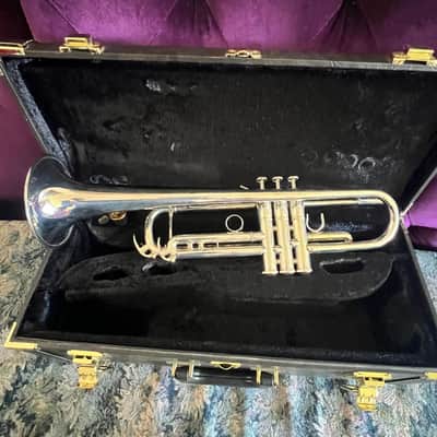 Yamaha Custom YTR-8335LA Silver 1st Generation Professional Trumpet image 2