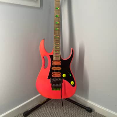 Ibanez JEM777-SK Steve Vai Signature with Edge Tremolo 1987 - 1989 - Shocking Pink image 1
