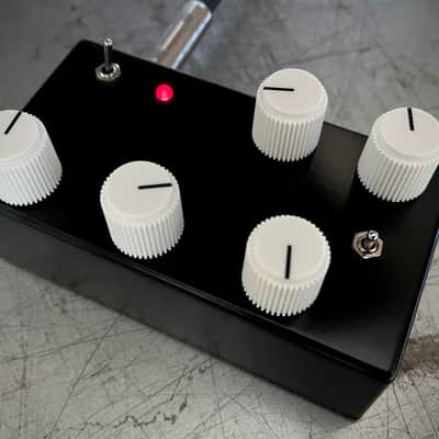 Minimal Drone (Rucci Handmade Synthesizer) image 1