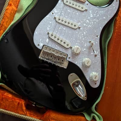 Fender Eric Clapton Artist Series Stratocaster with Vintage Noiseless Pickups 2008 - Black image 4