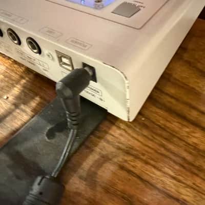 Access Virus TI Snow Desktop Digital Synthesizer 2008 - White image 5