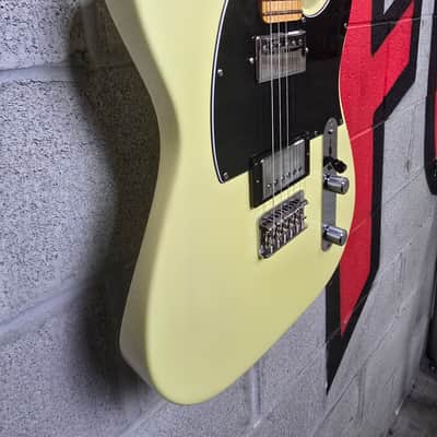 Fender Player II Telecaster HH 2024 - Present - Hialeah Yellow image 4