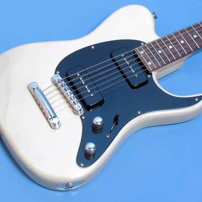 Valley Arts (USA) Larry Carlton Standard Ltd. Ed. Trans Cream image 2