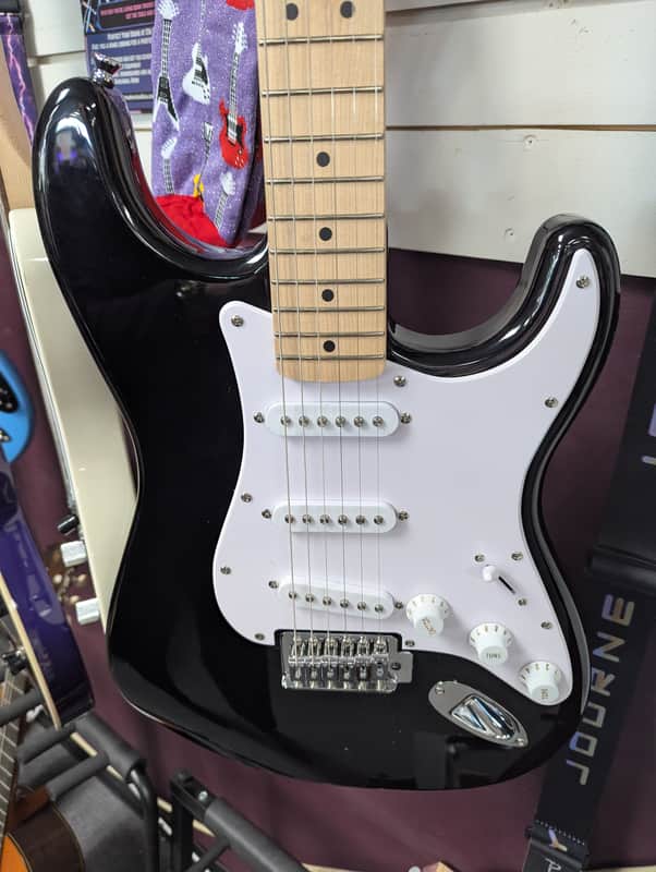 Fender Squier Sonic Stratocaster Electric Guitar – Strat Style – Lightweight – Great Player Polish Ebony black image 1
