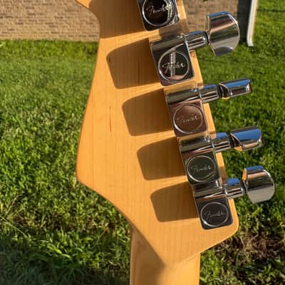 Fender Highway One Stratocaster with Rosewood Fretboard 2002 - 2005 - Natural image 4