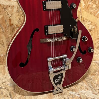 Pre Owned Guild 2014 Newark St. Collection Starfire V - Cherry Red Inc. Case image 1