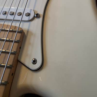Fender American Special Stratocaster with Maple Fretboard 2015 - 2018 - Olympic White image 11