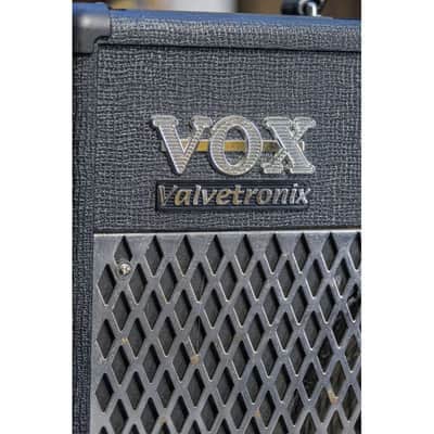 2000s Vox Valvetronix AD50VT 50-Watt 1x12 Hybrid Guitar Combo Amp black image 2