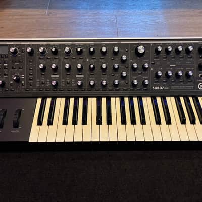 Moog Sub 37 Tribute Edition 2010s - Black