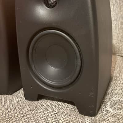 Genelec M030 5" Powered Nearfield Studio Monitor (Pair) 2013 - 2021 - Black image 2