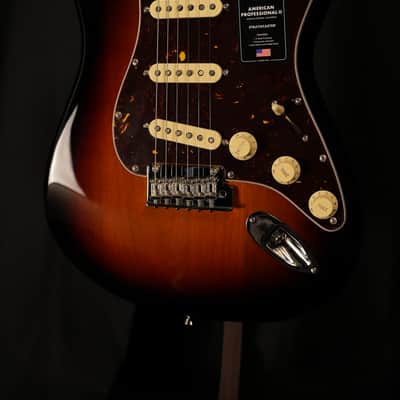 Fender American Professional II Stratocaster with Rosewood Fretboard 2020 - Present - 3-Color Sunburst image 5