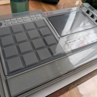 Akai MPC Live II Standalone Sampler / Sequencer Retro Edition 2020 - Present - Grey image 4