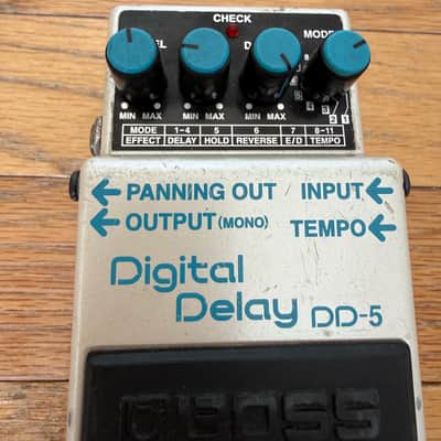 Boss DD-5 Digital Delay Guitar Effects Pedal image 2