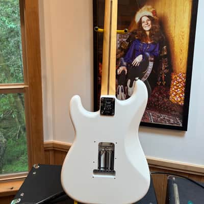 Fender USA Mod Shop Stratocaster, 2023~4, Satin Arctic White, American Vintage '61 Pickups, Modern C Neck, KIller set up, Maple Neck and Deluxe Molded Case! You'll love this first strum! image 13