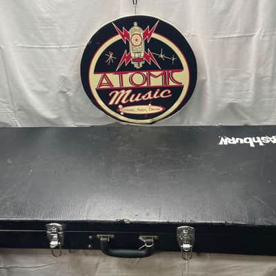 Washburn PT60 PT-60 Flying V Guitar with Case image 2