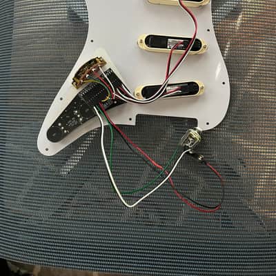 EMG DG20 David Gilmour Prewired Loaded Strat pickguard image 2