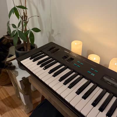 Yamaha DX27 Programmable Algorithm Synthesizer 1985 - Black