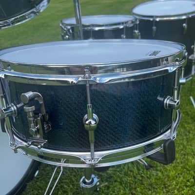 Custom Magnus Opus Drums 2026 - Midnight blue/black carbon fiber shells image 6