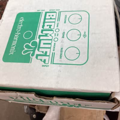 Electro-Harmonix Big Muff Pi with Tone Wicker Distortion / Sustainer 2008 - Present - White / Black / Green image 4