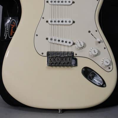 2017 Fender American Special Stratocaster Olympic White w/Gig Bag image 2