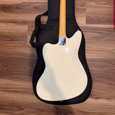 Fender Classic Player Jaguar Special HH with Pau Ferro Fretboard 2018 - 2019 - Olympic White image 2