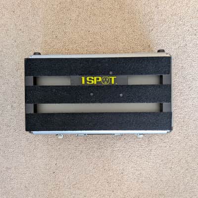 Pedaltrain Metro 16 with True tone CS6 Power Supply and Tour Case image 5