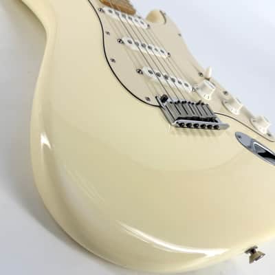 2005 Fender American Series (Standard) Stratocaster – Olympic White image 14