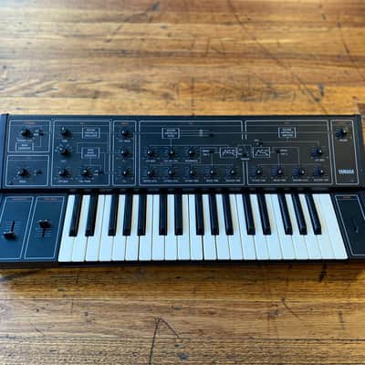 YAMAHA CS-10 Analogue Monophonic Synthesizer image 3