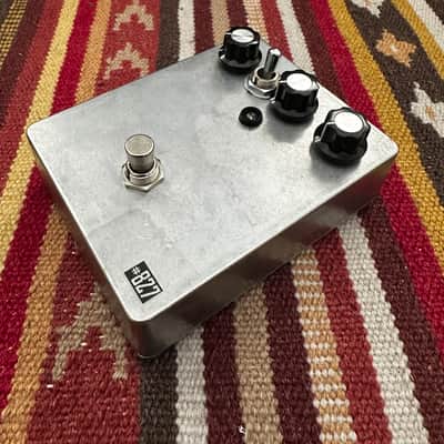 Sanford & Sonny Bluebeard Fuzz with Clipping Switch 2000s - Silver image 2