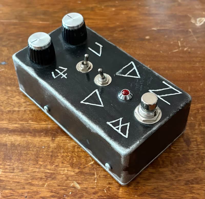Black Hawk Volume IV Treble Booster 2018 - Black image 1