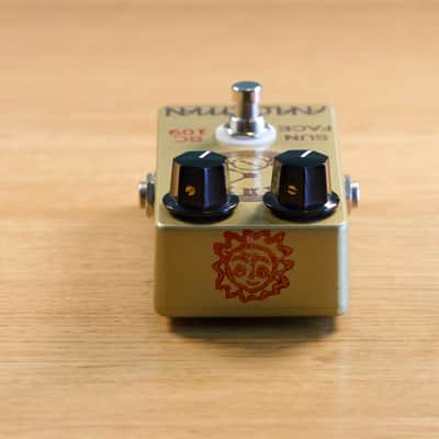AnalogMan Sun Face BC109C Silicon Fuzz — Clockface Graphics + GigRig Virtual Battery image 2