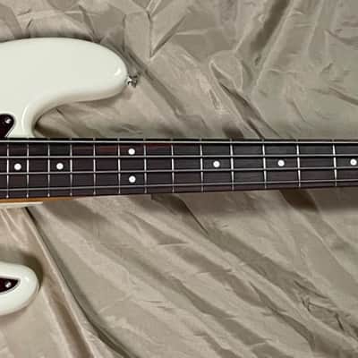 Fender AM Pro II Precision, Olympic White / Rosewood *IN STOCK* image 2