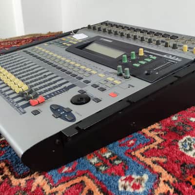 Yamaha 01v image 2