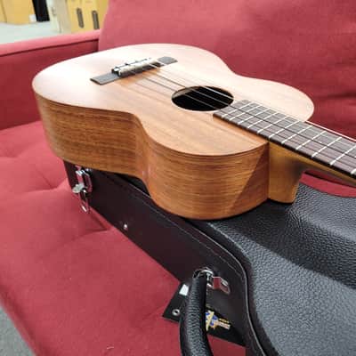 Kamaka Baritone Ukulele HF4 with Case 2025 - Solid Koa image 7
